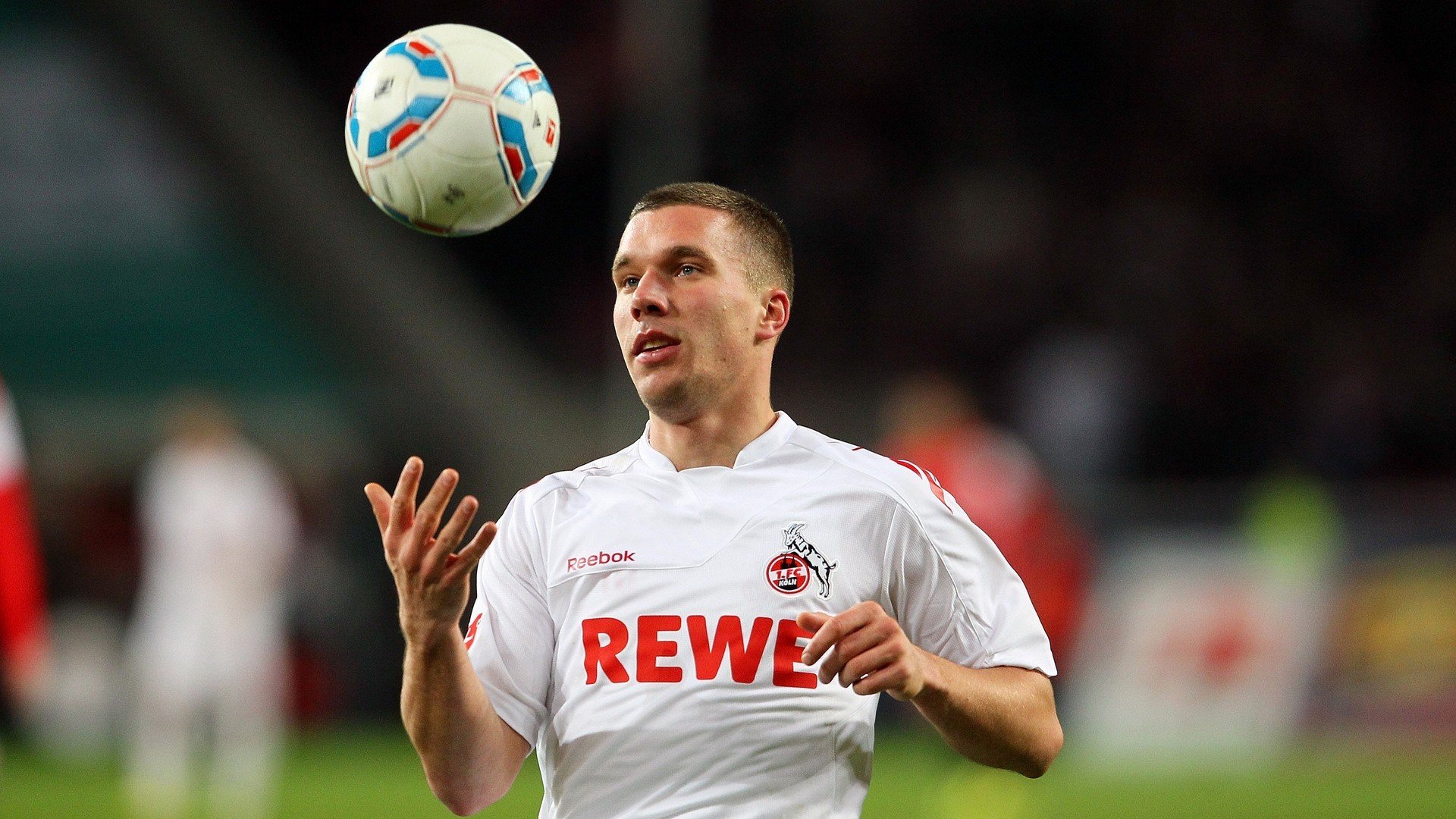 _开幕式盛况：多彩舞台点亮运动激情_，精彩开幕式